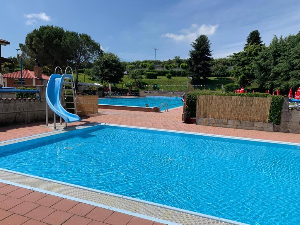 Piscina San Lorenzo Santhià Exteriör bild