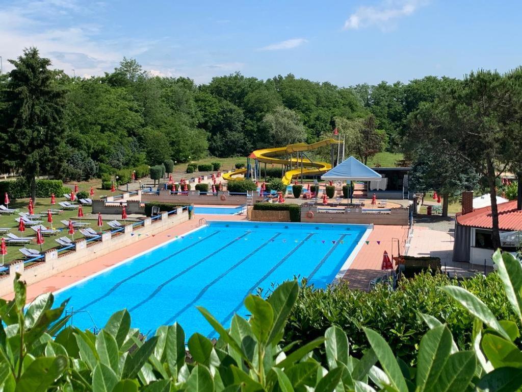 Piscina San Lorenzo Santhià Exteriör bild